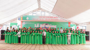 LỄ BẾ GIẢNG NĂM HỌC 2021 – 2022 TRƯỜNG LIÊN CẤP LÔMÔNÔXỐP TÂY HÀ NỘI